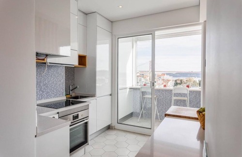 Linda-a-Velha Apartment | Tejo River View Apartment nearby Belém