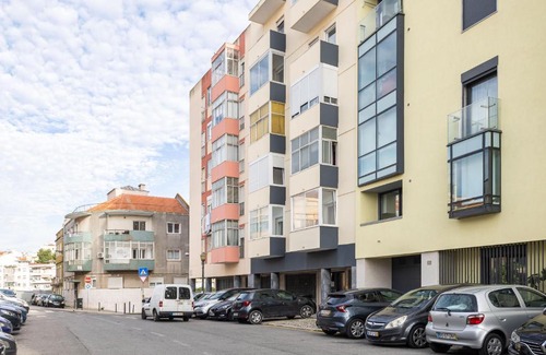 Linda-a-Velha Apartment | Tejo River View Apartment nearby Belém