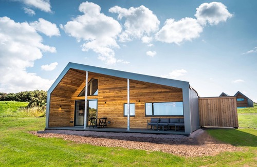 North Berwick Villa | Telfer - Luxury 2-bedroom lodge which sleeps 4