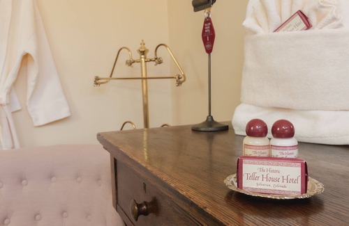 Silverton Hotel | Teller House