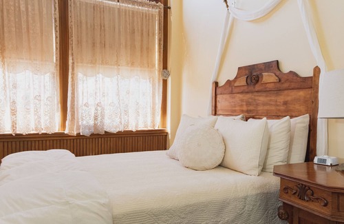 Silverton Hotel | Teller House