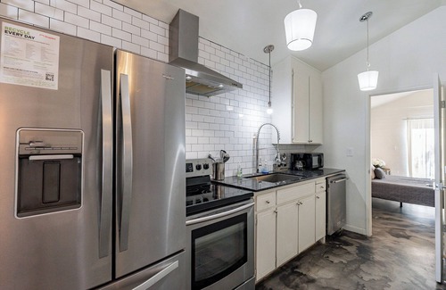 Tempe Apartment | Tempe Cottage - ASU - Pets OK - 2 Free Bikes!