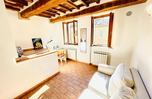 Old Town Apartment | Tempietto Cozy Apartment near the Historic Center