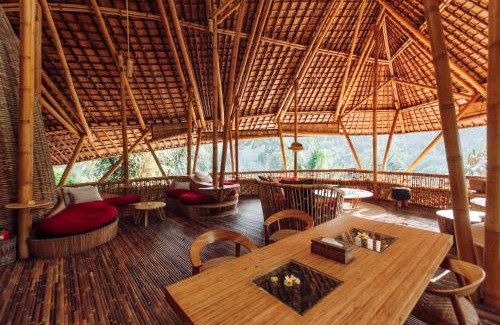 Abiansemal Villa | Temple House 3bds Eco Bamboo House Pool River View
