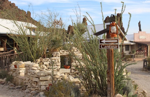 Study Butte-Terlingua Cabin | Ten Bits Ranch - Room #13 Jail