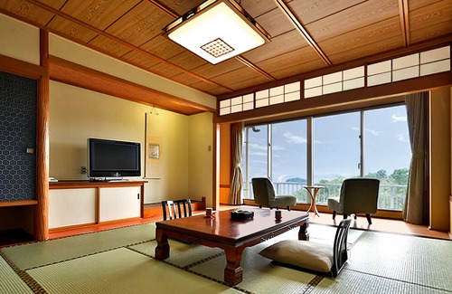 Nishiuracho House | Tenku Kaiyu no Yado Suehiro