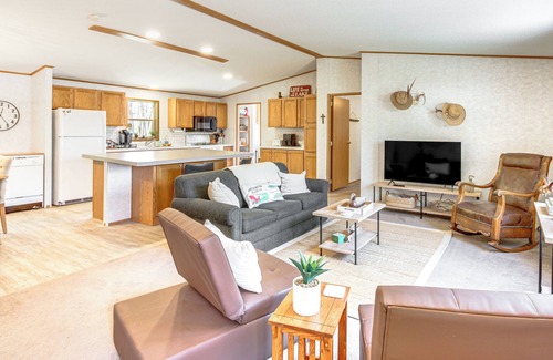 Puposky Cabin | Tenstrike Lake House on 60 Acres: Hike & Fish!