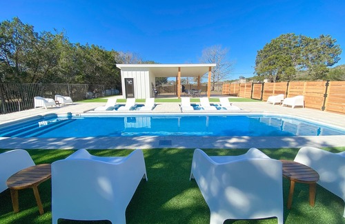 Hunt Cabin | Tent | Pool Firepit Lake Hot tub River Heat/AC