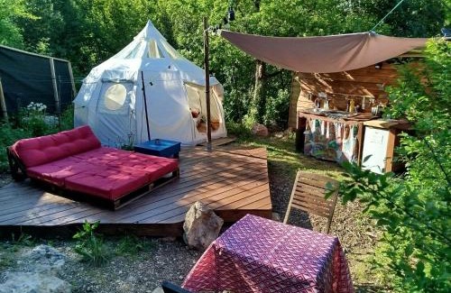 Saint-Laurent-le-Minier Other | Tente tipi nature, calme, cascade et baignade à 10 minutes à pieds