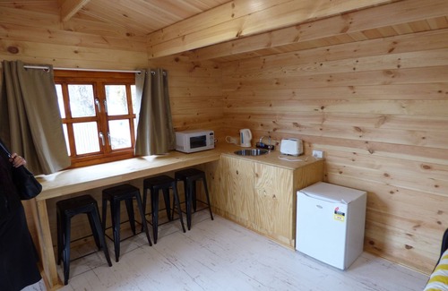 Tenterfield Cabin | Tenterfield Lodge and Caravan Park