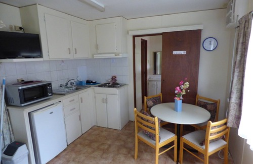 Tenterfield Cabin | Tenterfield Lodge and Caravan Park