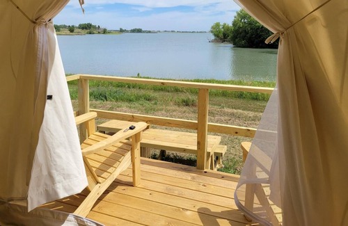 Loup City RV Rental | Tentrr State Park Site - Nebraska Sherman SRA – Redwood Lakeview B – Single Ca