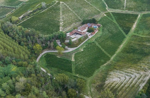 Castel Boglione House | Tenuta Cà dei Mandorli