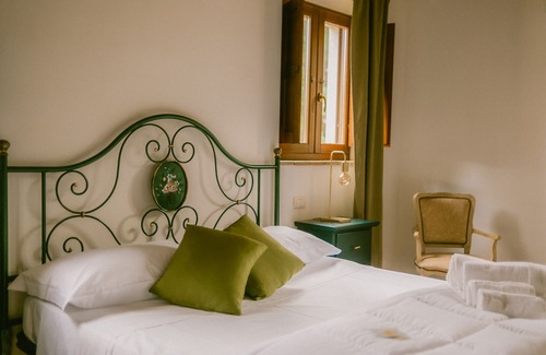 Matelica Other | Tenuta delle Rose - Isabelle Rose room