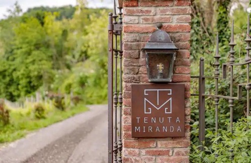 Cassinasco Bed & Breakfast | Tenuta Miranda