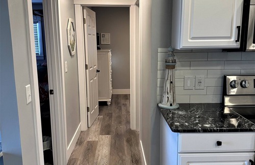 Oak Harbor House | Tequila Sunrise-Spacious Home on Lake Erie Near Port Clinton, Beaches, Game Room