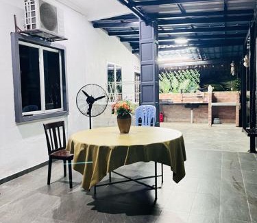 Gua House | Teratak Solehah Telok Panglima Garang