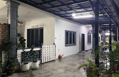 Gua House | Teratak Solehah Telok Panglima Garang