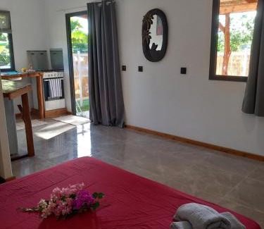 Tahiti Ski Chalet | Terei-Here Bungalow Airport