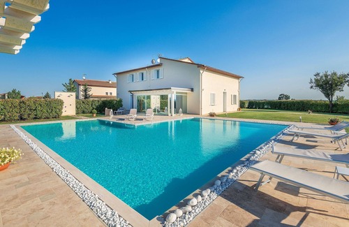 Monsummano Terme Villa | Termae - Luxury Villa for 13 People in Tuscany, Pool, Sauna