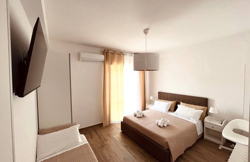 Termoli House | Termoli Station 2 - easy parking - room in downtown with private bathroom and balcony