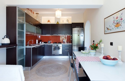 Spartylas House | Terra Rossa 2BD Holiday Home with Seaview - 3 km from Ipsos