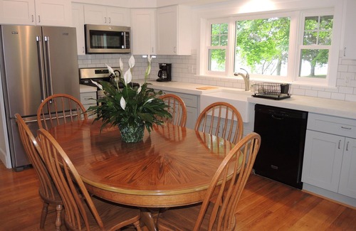 Cooperstown House | Terrace Lawn Awesome location 1/2 mile to Dreams Park, 5 bdrm home, shared pool
