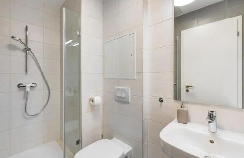 Csarnok negyed Apartment | Terrace Vista-Modern 2BR Retreat