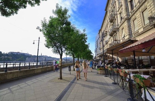 Inner City Budapest Apartment | Terrace with exceptional panorama on the Danube