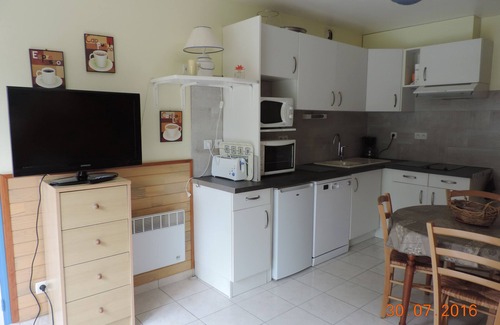 Arzon House | Terraced house, ground floor, facing south, very quiet