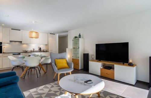 Blausee Apartment | Terrasse by Interhome