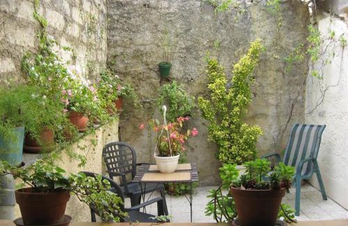 Pezenas Apartment | Terrasse fleurie