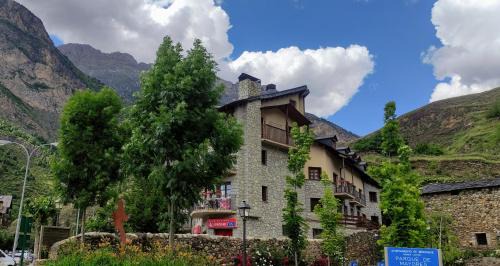 Benasque Apartment | Terraza de Laball