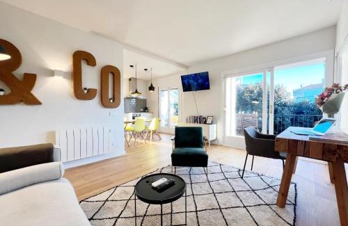 Passeig Maritim Apartment | Terraza Vinyet