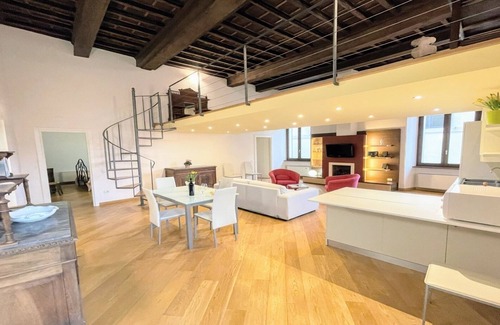 Spoleto Apartment | TERRAZZA DUOMO, SLPS 6, PEDESTRIAN CENTRE, 2 TERRACES + SENSATIONAL VIEWS
