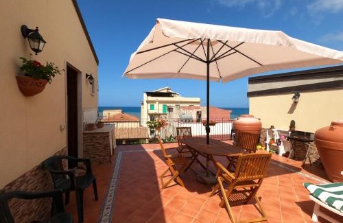 Marina di Caronia House | Terrazza Lungomare