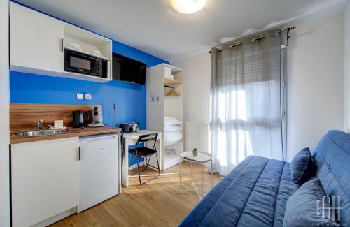 Saint-Pierre-des-Corps Apartment | Terre - Proche A 10 - 2V - Parking