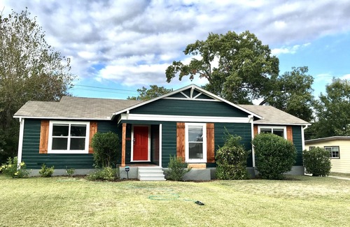 Willshire Terrace House | Terrell Hills gem
