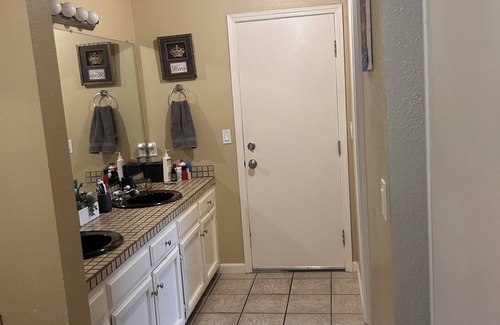 Imperial Beach House | Terrific 1-bedroom house in Imperial Beach with large oversized garage