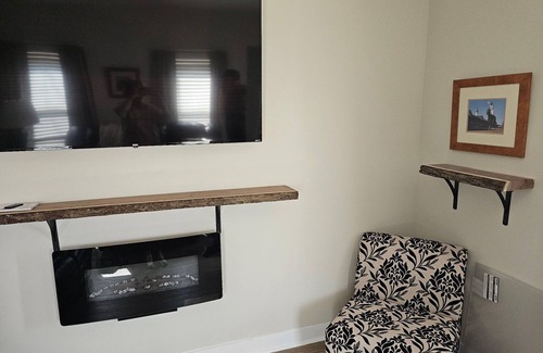 Taylor Berry House | Terrific 4-bedroom house with AC in Louisville