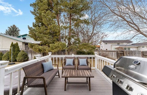 Orem House | Terrific 6 Bedrooms & 3 Baths. Waffles & Pets too!