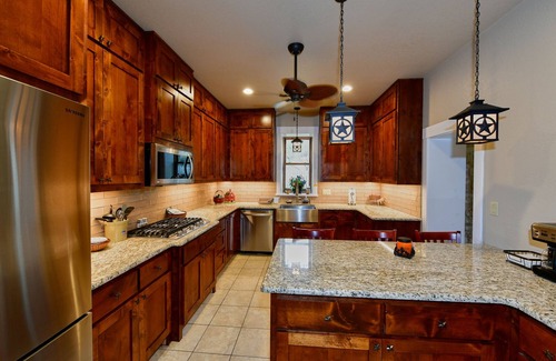 Fredericksburg House | Terrific getaway to the peaceful countryside.