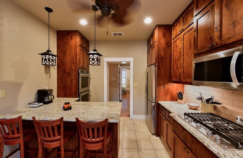 Fredericksburg House | Terrific getaway to the peaceful countryside.