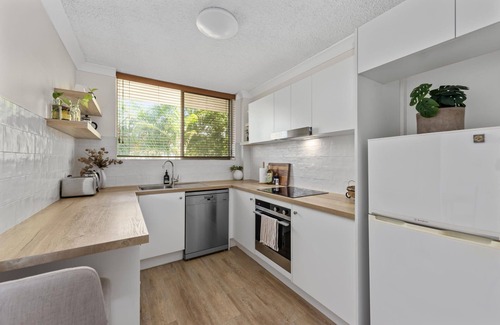 Clayfield Apartment | Terrific & Tranquil! 1Bed/1Bath/Balcony~ Clayfield