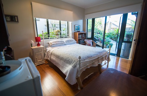 Orakei Bed & Breakfast | Terry and Cindy's B&B
