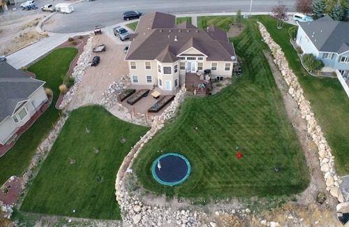 Ephraim House | Tesla Charger-11 Beds-Large Home at the Mouth of Ephraim Canyon.