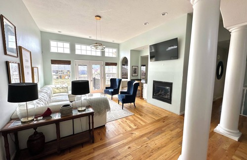 Ephraim House | Tesla Charger-11 Beds-Large Home at the Mouth of Ephraim Canyon.