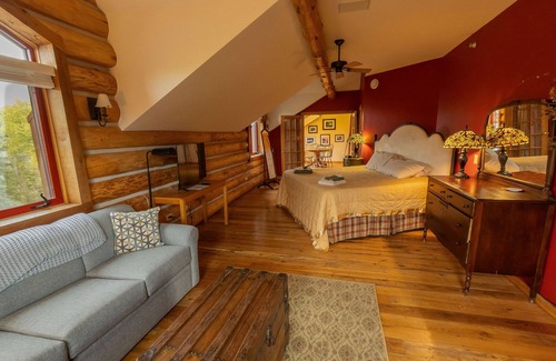 Silver Bay Cabin | Tettegouche Lodge 8BR-6.5Bath & 32 acres of outdoors relaxation ON Baptism River