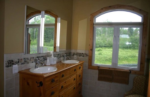 Silver Bay Cabin | Tettegouche Lodge 8BR-6.5Bath & 32 acres of outdoors relaxation ON Baptism River