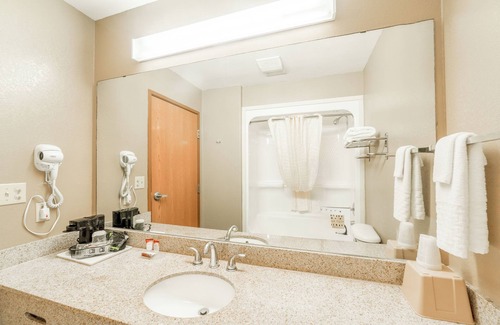 Beeville Hotel | Texan Inn By OYO Beeville US-181